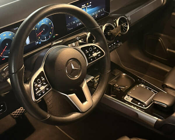 Чорний Мерседес GLB-Class, об'ємом двигуна 1.99 л та пробігом 60 тис. км за 31000 $, фото 14 на Automoto.ua