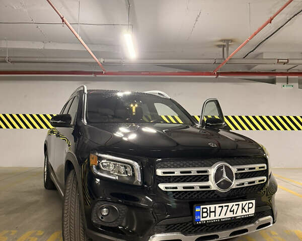 Чорний Мерседес GLB-Class, об'ємом двигуна 1.99 л та пробігом 60 тис. км за 31000 $, фото 2 на Automoto.ua