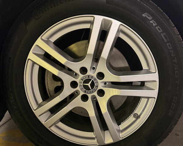 Чорний Мерседес GLB-Class, об'ємом двигуна 1.99 л та пробігом 60 тис. км за 31000 $, фото 4 на Automoto.ua