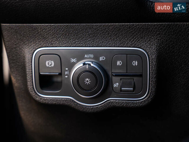 Черный Мерседес GLB-Class, объемом двигателя 1.95 л и пробегом 166 тыс. км за 30000 $, фото 20 на Automoto.ua