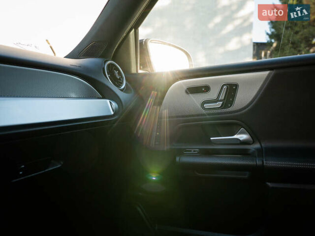 Черный Мерседес GLB-Class, объемом двигателя 1.95 л и пробегом 166 тыс. км за 30000 $, фото 21 на Automoto.ua