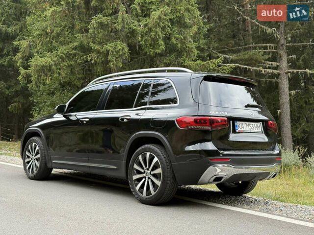 Черный Мерседес GLB-Class, объемом двигателя 1.99 л и пробегом 49 тыс. км за 30304 $, фото 2 на Automoto.ua