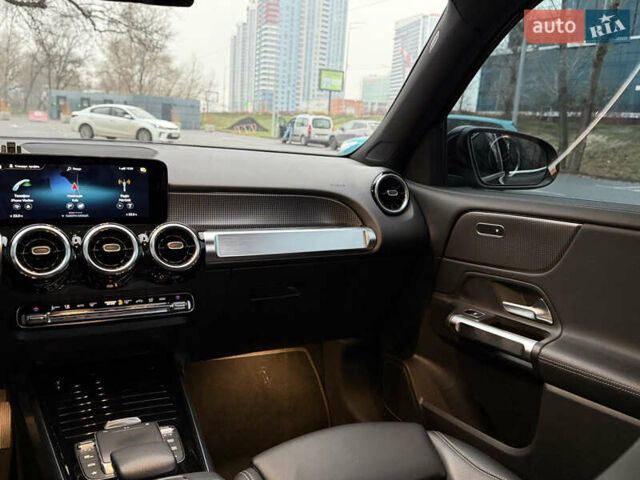 Черный Мерседес GLB-Class, объемом двигателя 1.95 л и пробегом 155 тыс. км за 28900 $, фото 16 на Automoto.ua