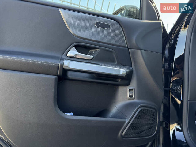 Черный Мерседес GLB-Class, объемом двигателя 2 л и пробегом 160 тыс. км за 33900 $, фото 17 на Automoto.ua