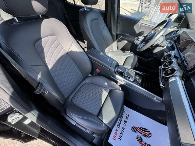 Черный Мерседес GLB-Class, объемом двигателя 2 л и пробегом 160 тыс. км за 33900 $, фото 21 на Automoto.ua