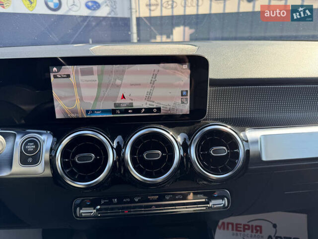 Черный Мерседес GLB-Class, объемом двигателя 2 л и пробегом 160 тыс. км за 33900 $, фото 15 на Automoto.ua