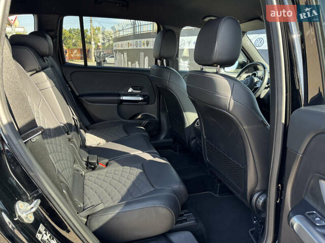 Черный Мерседес GLB-Class, объемом двигателя 2 л и пробегом 160 тыс. км за 33900 $, фото 19 на Automoto.ua