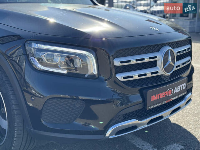 Черный Мерседес GLB-Class, объемом двигателя 2 л и пробегом 160 тыс. км за 33900 $, фото 4 на Automoto.ua