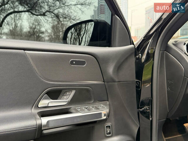 Черный Мерседес GLB-Class, объемом двигателя 1.95 л и пробегом 155 тыс. км за 28900 $, фото 17 на Automoto.ua