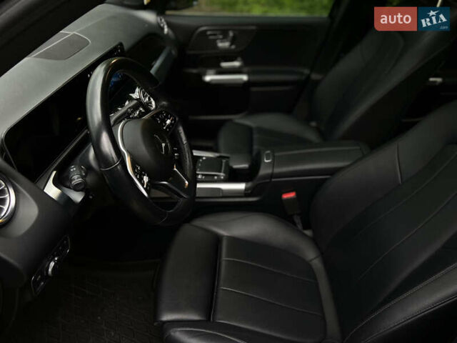 Черный Мерседес GLB-Class, объемом двигателя 1.99 л и пробегом 63 тыс. км за 35800 $, фото 14 на Automoto.ua