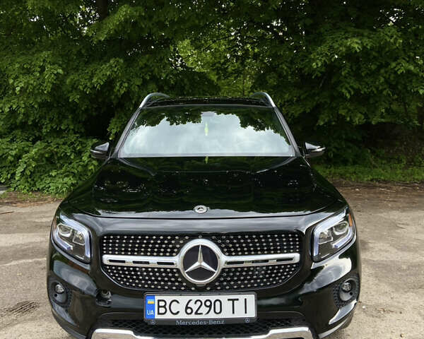 Черный Мерседес GLB-Class, объемом двигателя 1.99 л и пробегом 63 тыс. км за 38500 $, фото 1 на Automoto.ua