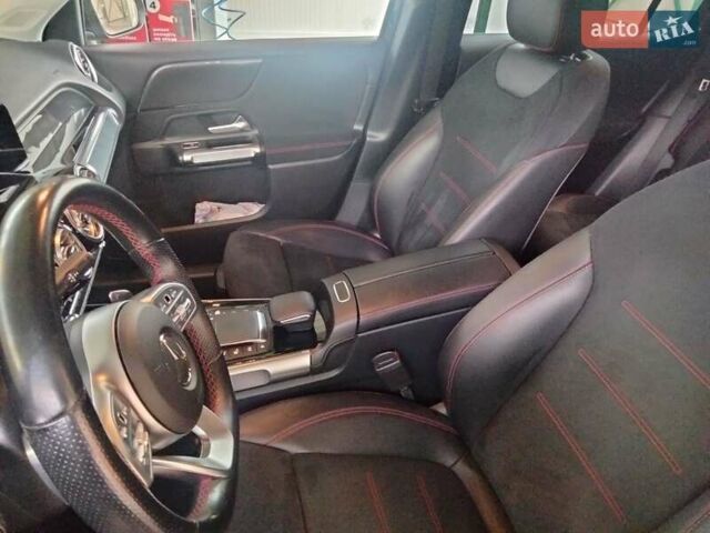 Черный Мерседес GLB-Class, объемом двигателя 1.95 л и пробегом 69 тыс. км за 35990 $, фото 12 на Automoto.ua