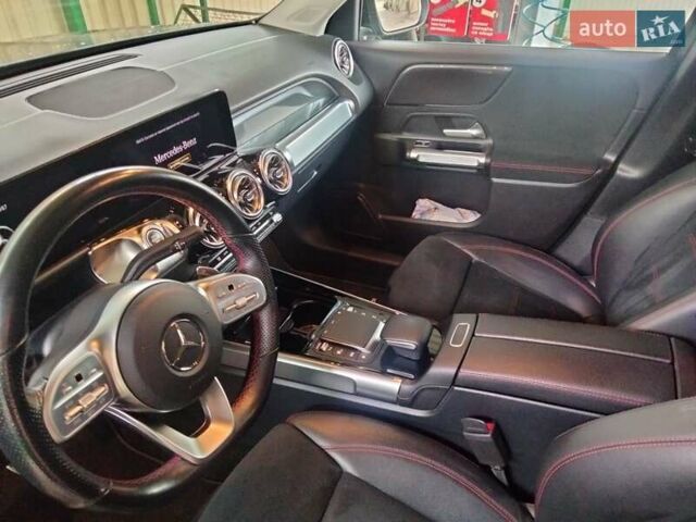 Чорний Мерседес GLB-Class, об'ємом двигуна 1.95 л та пробігом 71 тис. км за 36990 $, фото 21 на Automoto.ua