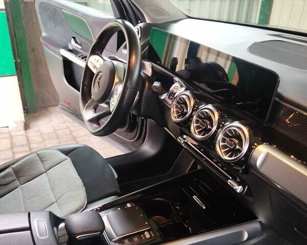 Чорний Мерседес GLB-Class, об'ємом двигуна 1.95 л та пробігом 71 тис. км за 36990 $, фото 13 на Automoto.ua