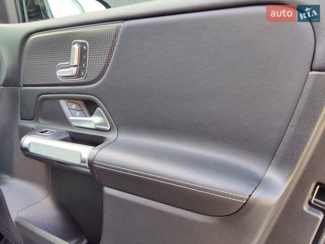 Черный Мерседес GLB-Class, объемом двигателя 1.99 л и пробегом 95 тыс. км за 29500 $, фото 27 на Automoto.ua