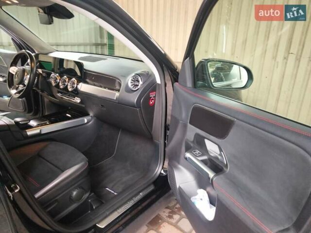 Чорний Мерседес GLB-Class, об'ємом двигуна 1.95 л та пробігом 71 тис. км за 36990 $, фото 11 на Automoto.ua