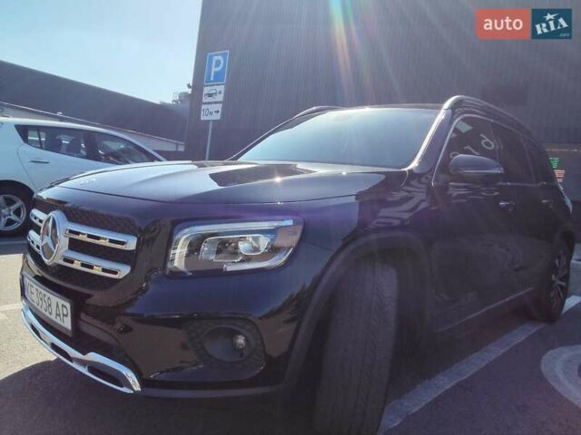 Черный Мерседес GLB-Class, объемом двигателя 1.99 л и пробегом 95 тыс. км за 29500 $, фото 3 на Automoto.ua
