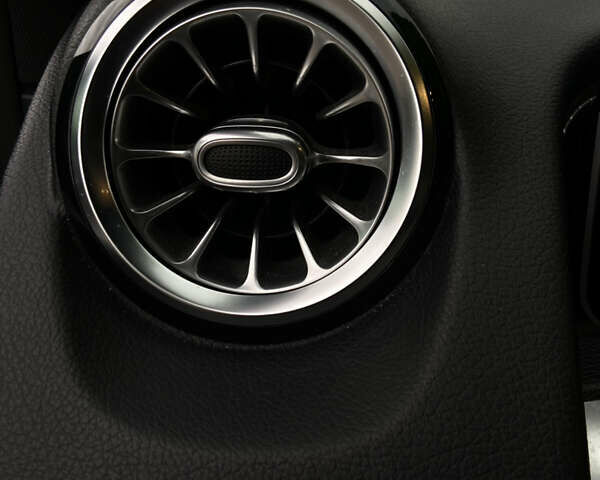 Черный Мерседес GLB-Class, объемом двигателя 1.99 л и пробегом 63 тыс. км за 35800 $, фото 17 на Automoto.ua