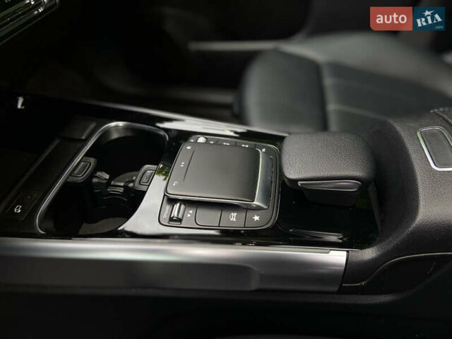 Черный Мерседес GLB-Class, объемом двигателя 1.99 л и пробегом 63 тыс. км за 35800 $, фото 21 на Automoto.ua