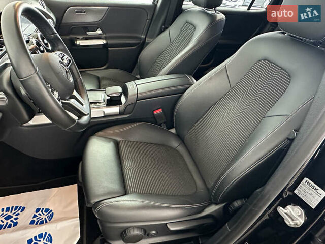 Черный Мерседес GLB-Class, объемом двигателя 1.95 л и пробегом 182 тыс. км за 32950 $, фото 5 на Automoto.ua