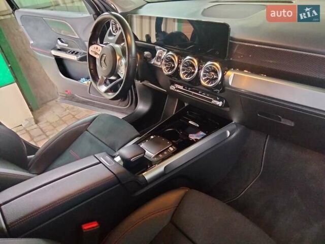 Чорний Мерседес GLB-Class, об'ємом двигуна 1.95 л та пробігом 71 тис. км за 36990 $, фото 9 на Automoto.ua