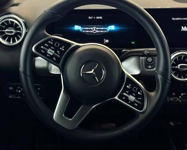 Чорний Мерседес GLB-Class, об'ємом двигуна 1.99 л та пробігом 65 тис. км за 33000 $, фото 12 на Automoto.ua