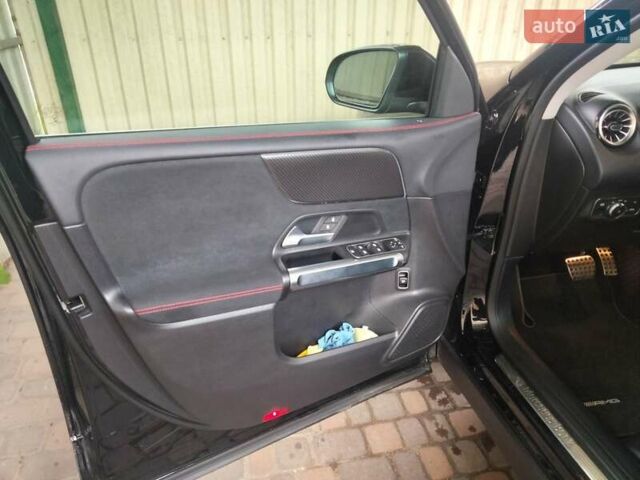 Чорний Мерседес GLB-Class, об'ємом двигуна 1.95 л та пробігом 71 тис. км за 36990 $, фото 23 на Automoto.ua