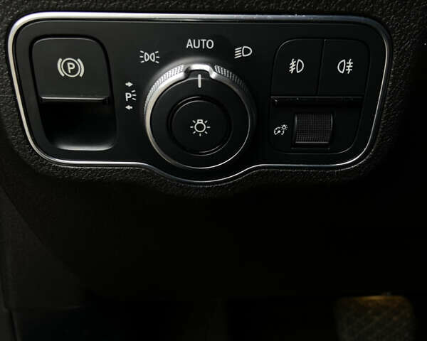 Черный Мерседес GLB-Class, объемом двигателя 1.99 л и пробегом 63 тыс. км за 35800 $, фото 16 на Automoto.ua