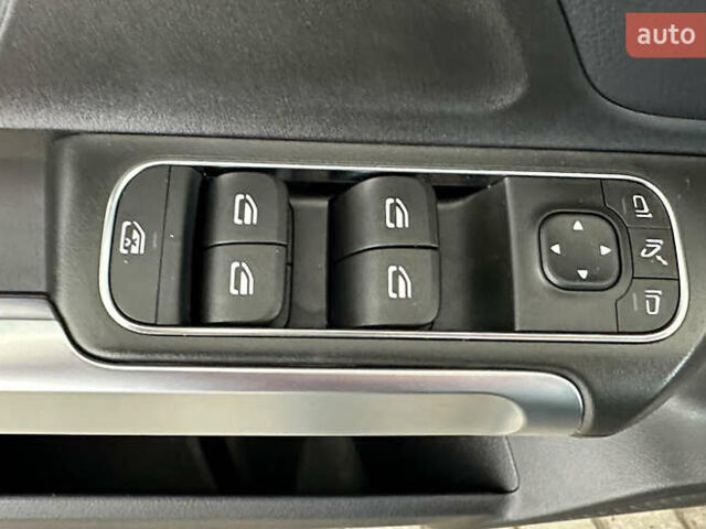 Черный Мерседес GLB-Class, объемом двигателя 1.95 л и пробегом 182 тыс. км за 32950 $, фото 24 на Automoto.ua