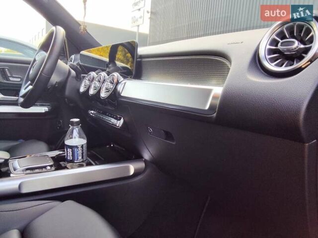 Черный Мерседес GLB-Class, объемом двигателя 1.99 л и пробегом 95 тыс. км за 29500 $, фото 25 на Automoto.ua