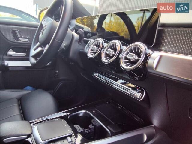 Черный Мерседес GLB-Class, объемом двигателя 1.99 л и пробегом 95 тыс. км за 29500 $, фото 26 на Automoto.ua