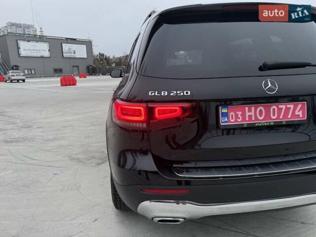 Чорний Мерседес GLB-Class, об'ємом двигуна 1.99 л та пробігом 36 тис. км за 39000 $, фото 8 на Automoto.ua
