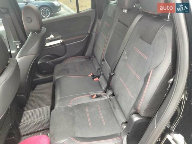 Чорний Мерседес GLB-Class, об'ємом двигуна 1.95 л та пробігом 71 тис. км за 36990 $, фото 2 на Automoto.ua