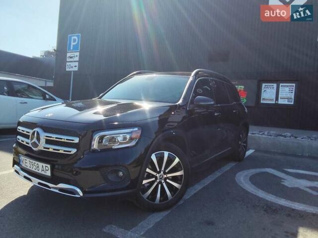 Черный Мерседес GLB-Class, объемом двигателя 1.99 л и пробегом 95 тыс. км за 29500 $, фото 2 на Automoto.ua