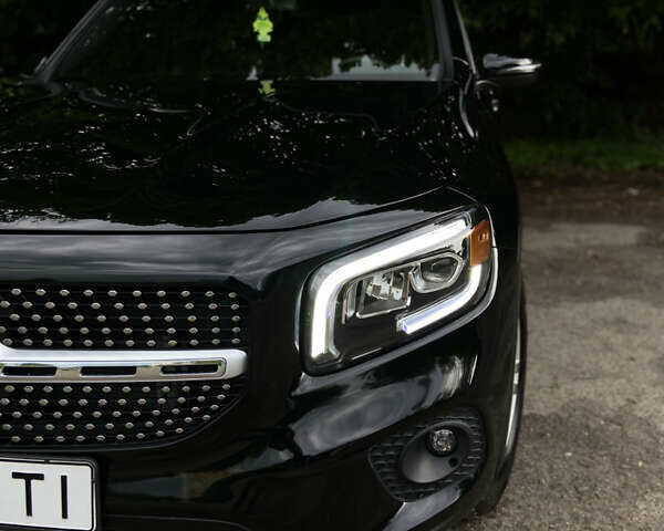 Черный Мерседес GLB-Class, объемом двигателя 1.99 л и пробегом 63 тыс. км за 35800 $, фото 3 на Automoto.ua