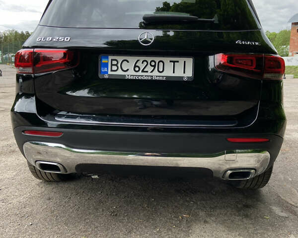 Черный Мерседес GLB-Class, объемом двигателя 1.99 л и пробегом 63 тыс. км за 35800 $, фото 7 на Automoto.ua