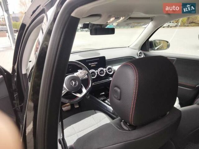 Чорний Мерседес GLB-Class, об'ємом двигуна 1.95 л та пробігом 71 тис. км за 36990 $, фото 4 на Automoto.ua