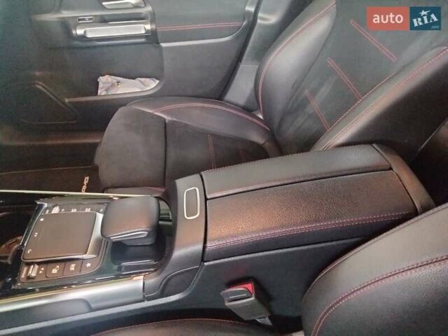 Чорний Мерседес GLB-Class, об'ємом двигуна 1.95 л та пробігом 71 тис. км за 36990 $, фото 22 на Automoto.ua