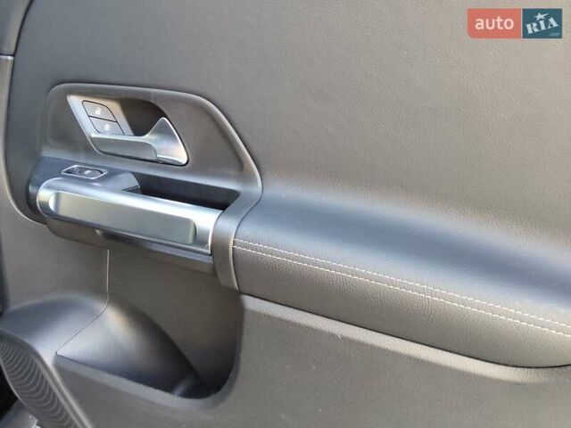 Черный Мерседес GLB-Class, объемом двигателя 1.99 л и пробегом 95 тыс. км за 29500 $, фото 19 на Automoto.ua