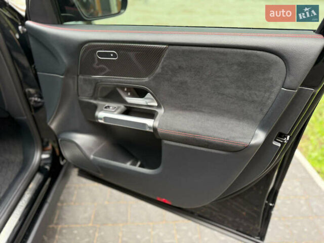 Черный Мерседес GLB-Class, объемом двигателя 2 л и пробегом 111 тыс. км за 31900 $, фото 13 на Automoto.ua