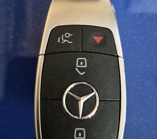 Мерседес GLB-Class 2022 у Полтаві на Automoto.ua Чорний Мерседес GLB-Class, об'ємом двигуна 1.99 л та пробігом 64 тис. км за 32400 $, фото 1 на Automoto.ua