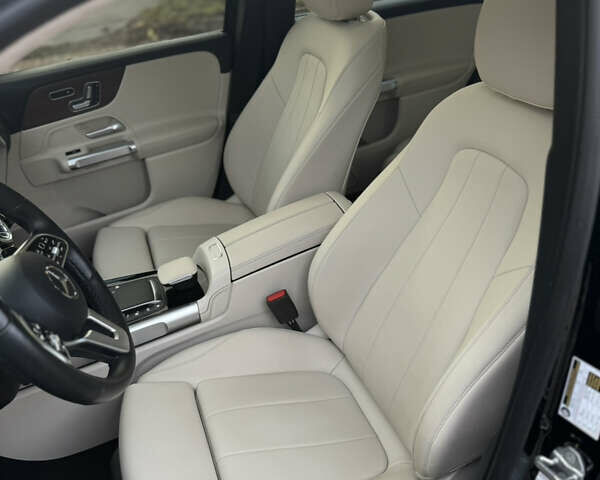 Черный Мерседес GLB-Class, объемом двигателя 1.99 л и пробегом 8 тыс. км за 43000 $, фото 18 на Automoto.ua