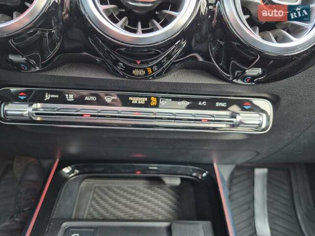 Мерседес GLB-Class 2022 у Полтаві на Automoto.ua Чорний Мерседес GLB-Class, об'ємом двигуна 1.99 л та пробігом 64 тис. км за 32400 $, фото 30 на Automoto.ua