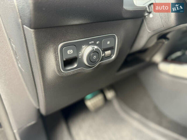 Черный Мерседес GLB-Class, объемом двигателя 2 л и пробегом 111 тыс. км за 31900 $, фото 24 на Automoto.ua