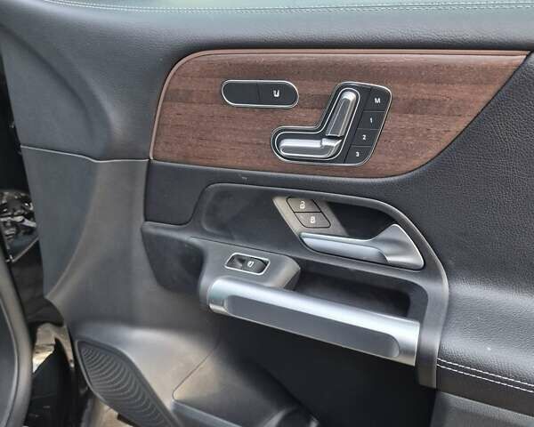 Мерседес GLB-Class 2022 у Полтаві на Automoto.ua Чорний Мерседес GLB-Class, об'ємом двигуна 1.99 л та пробігом 64 тис. км за 32400 $, фото 23 на Automoto.ua