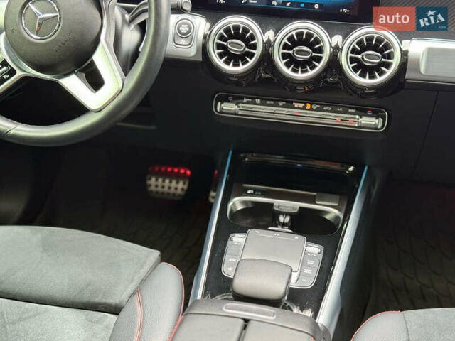 Черный Мерседес GLB-Class, объемом двигателя 2 л и пробегом 111 тыс. км за 31900 $, фото 31 на Automoto.ua