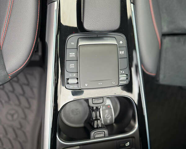 Черный Мерседес GLB-Class, объемом двигателя 2 л и пробегом 111 тыс. км за 31900 $, фото 33 на Automoto.ua