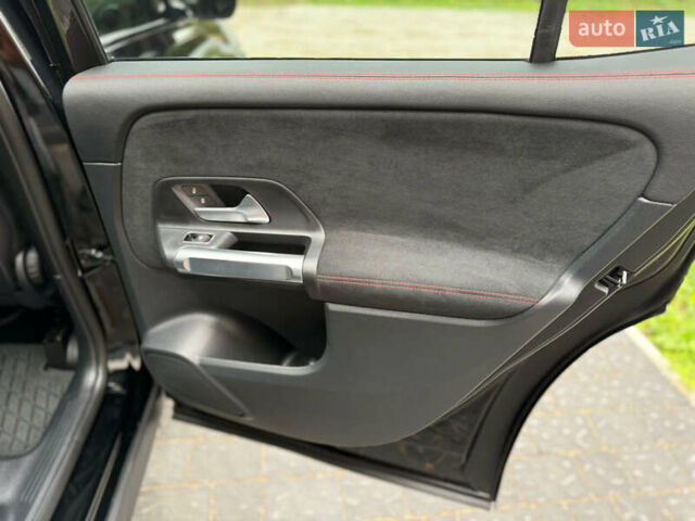 Черный Мерседес GLB-Class, объемом двигателя 2 л и пробегом 111 тыс. км за 31900 $, фото 17 на Automoto.ua