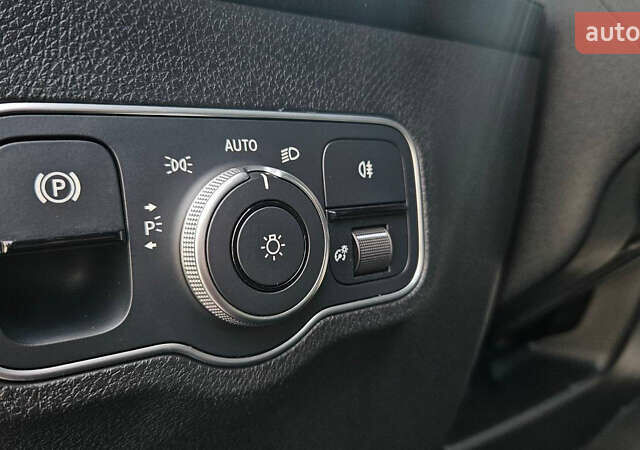 Червоний Мерседес GLB-Class, об'ємом двигуна 1.99 л та пробігом 24 тис. км за 77000 $, фото 67 на Automoto.ua