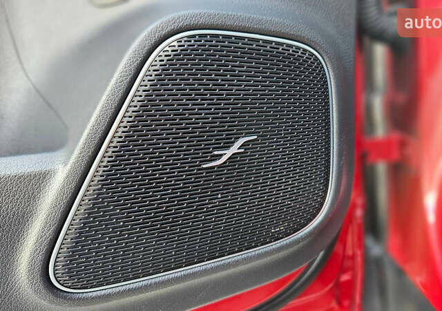 Червоний Мерседес GLB-Class, об'ємом двигуна 1.99 л та пробігом 24 тис. км за 77000 $, фото 71 на Automoto.ua